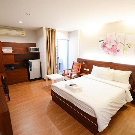 בנגקוק Thaiphiphat House מראה חיצוני תמונה