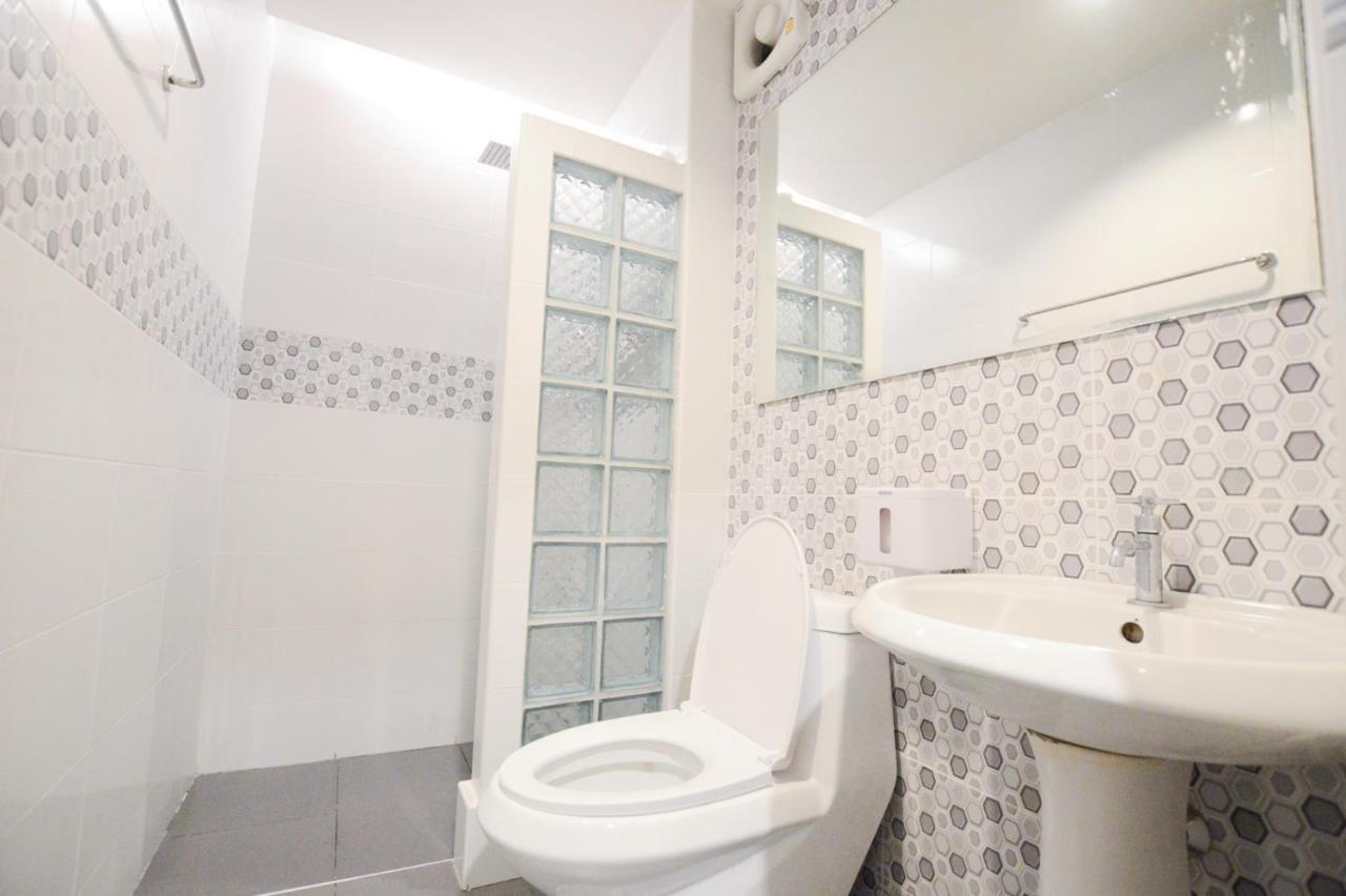 בנגקוק Thaiphiphat House מראה חיצוני תמונה